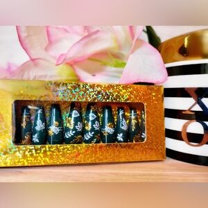 Nail Art & Co. : Green Coffin Shape #1